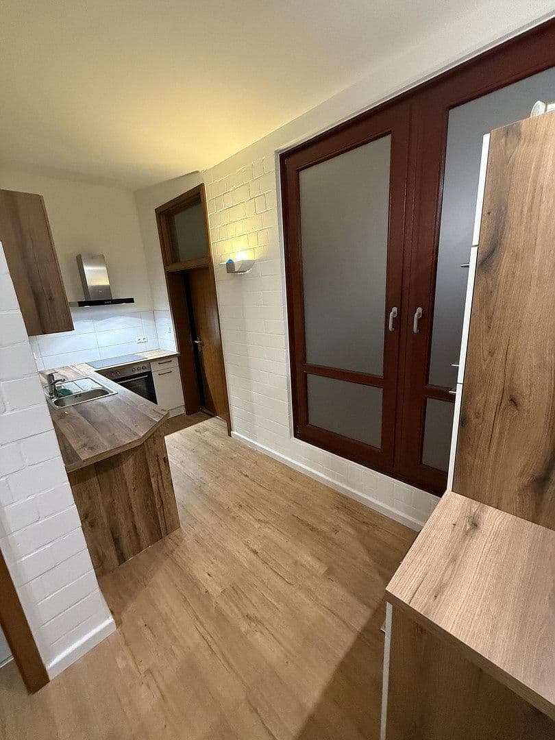 Pronájem bytu 3+1 78 m², Schwerin, Mecklenburg-Vorpommern Pronájem bytu 3+1 78 m², Schwerin, Mecklenburg-Vorpommern