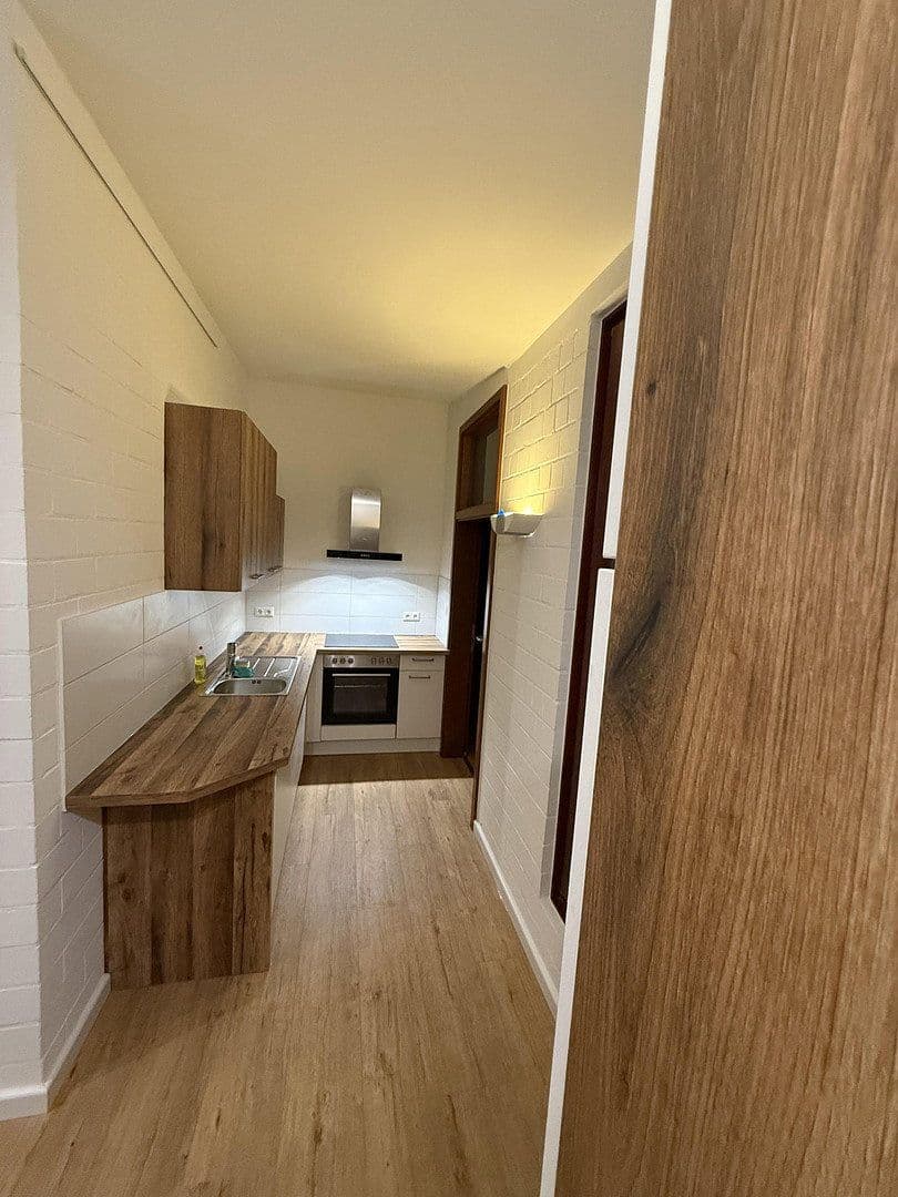 Pronájem bytu 3+1 78 m², Schwerin, Mecklenburg-Vorpommern Pronájem bytu 3+1 78 m², Schwerin, Mecklenburg-Vorpommern