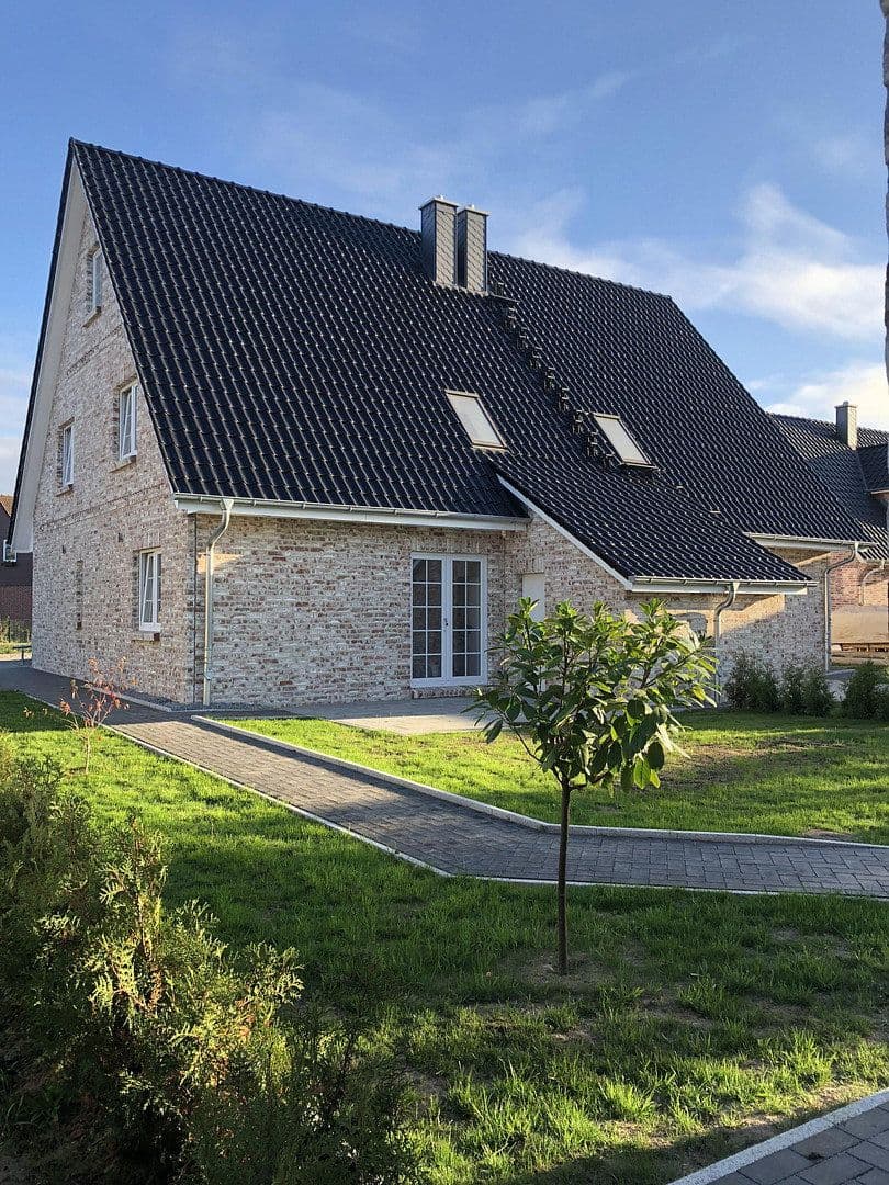 Pronájem bytu 3+1 78 m², Schwerin, Mecklenburg-Vorpommern Pronájem bytu 3+1 78 m², Schwerin, Mecklenburg-Vorpommern