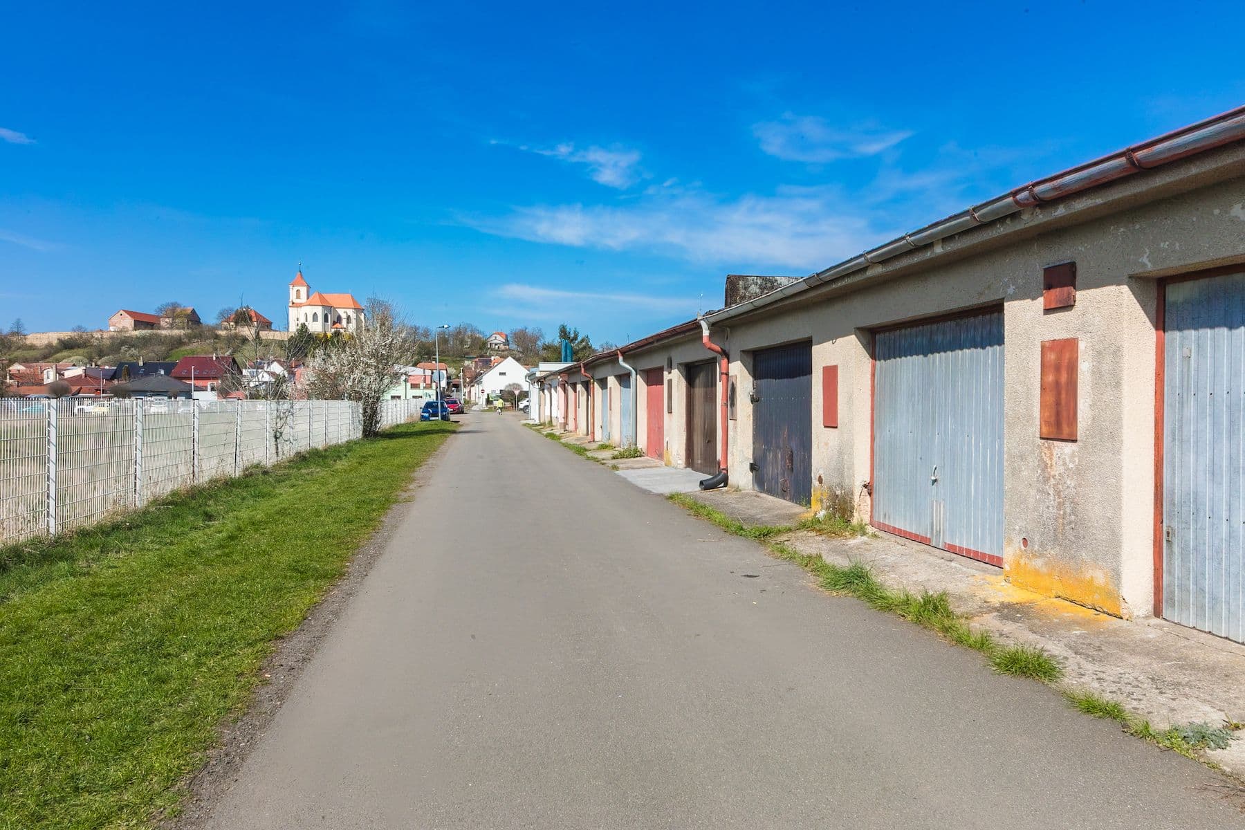 Prodej garáže 22 m², Sadská, Středočeský kraj Prodej garáže 22 m², Sadská, Středočeský kraj