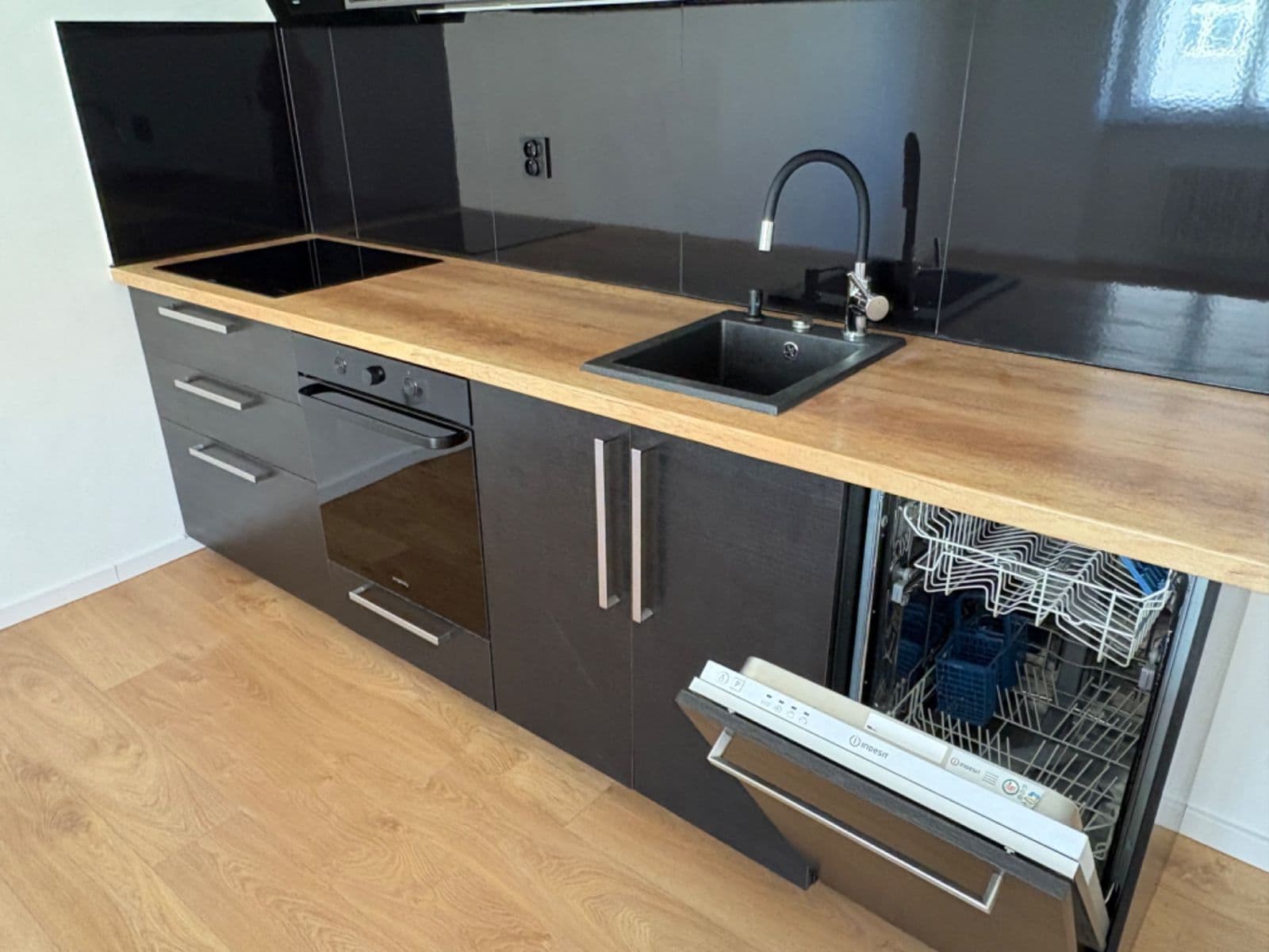 Pronájem bytu 2+kk 56 m², Zelená, Praha, Praha Pronájem bytu 2+kk 56 m², Zelená, Praha, Praha