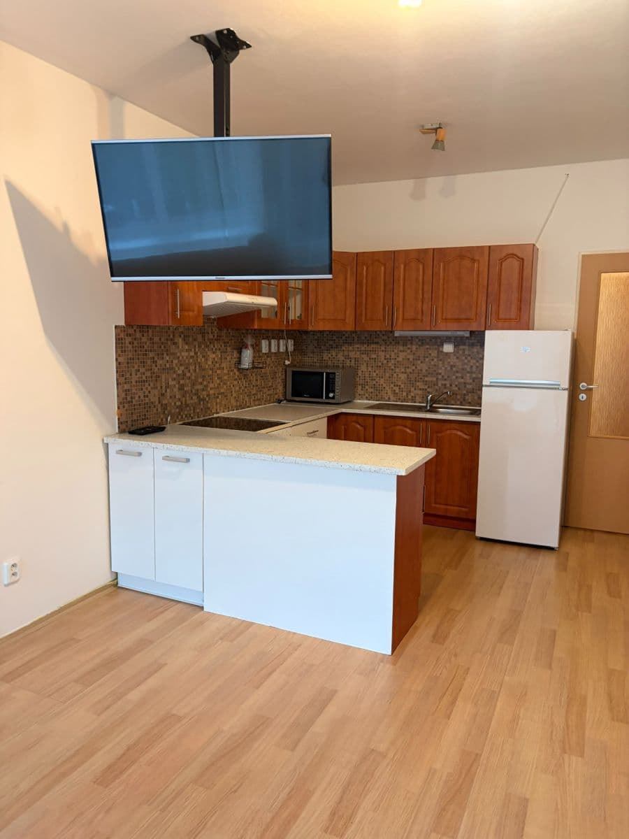 Pronájem bytu 1+kk 32 m², Herlíkovická, Praha, Praha Pronájem bytu 1+kk 32 m², Herlíkovická, Praha, Praha