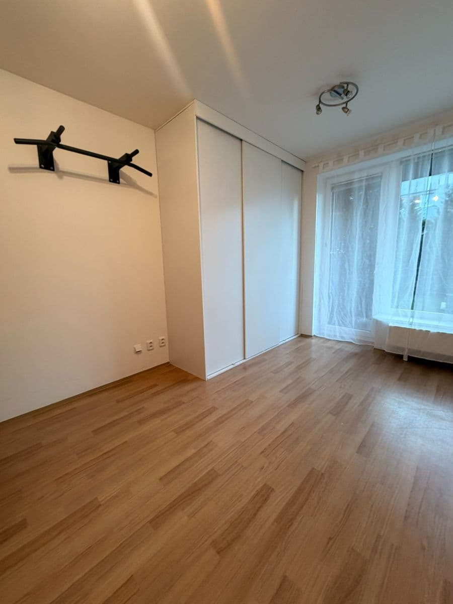 Pronájem bytu 1+kk 32 m², Herlíkovická, Praha, Praha Pronájem bytu 1+kk 32 m², Herlíkovická, Praha, Praha