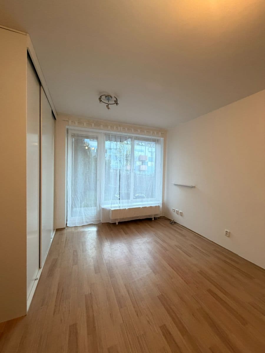 Pronájem bytu 1+kk 32 m², Herlíkovická, Praha, Praha Pronájem bytu 1+kk 32 m², Herlíkovická, Praha, Praha