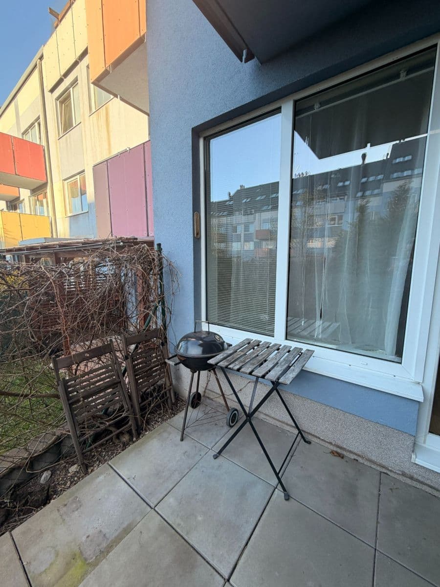 Pronájem bytu 1+kk 32 m², Herlíkovická, Praha, Praha Pronájem bytu 1+kk 32 m², Herlíkovická, Praha, Praha