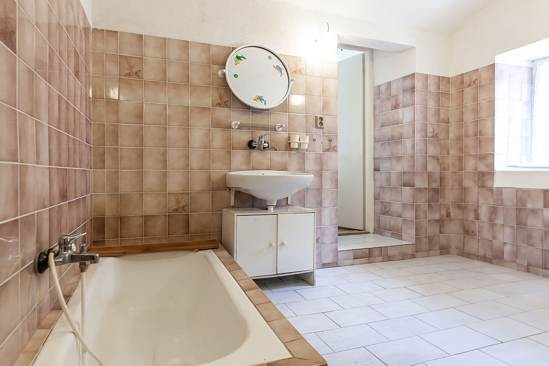 Prodej domu 147 m², pozemek 6.131 m², Dolní Kralovice, Středočeský kraj Prodej domu 147 m², pozemek 6.131 m², Dolní Kralovice, Středočeský kraj