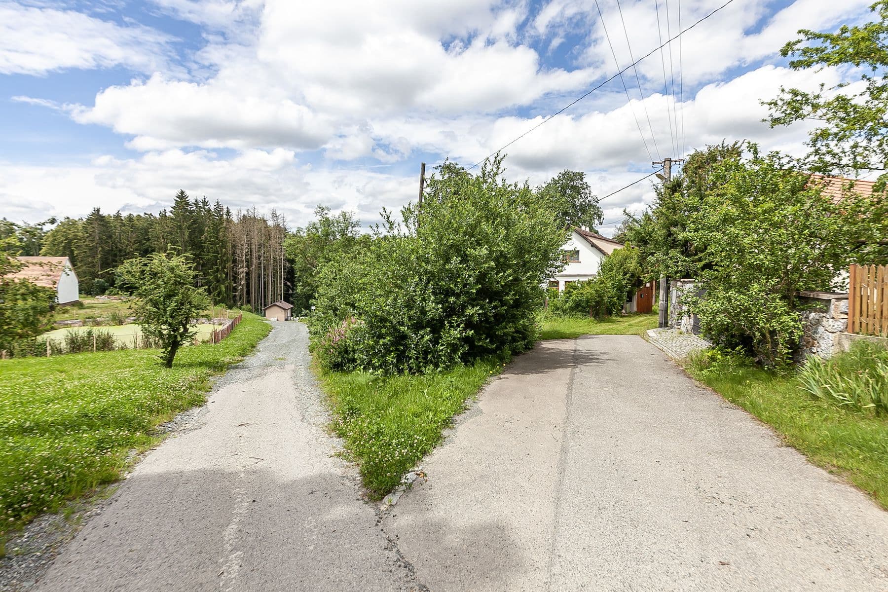 Prodej domu 147 m², pozemek 6.131 m², Dolní Kralovice, Středočeský kraj Prodej domu 147 m², pozemek 6.131 m², Dolní Kralovice, Středočeský kraj