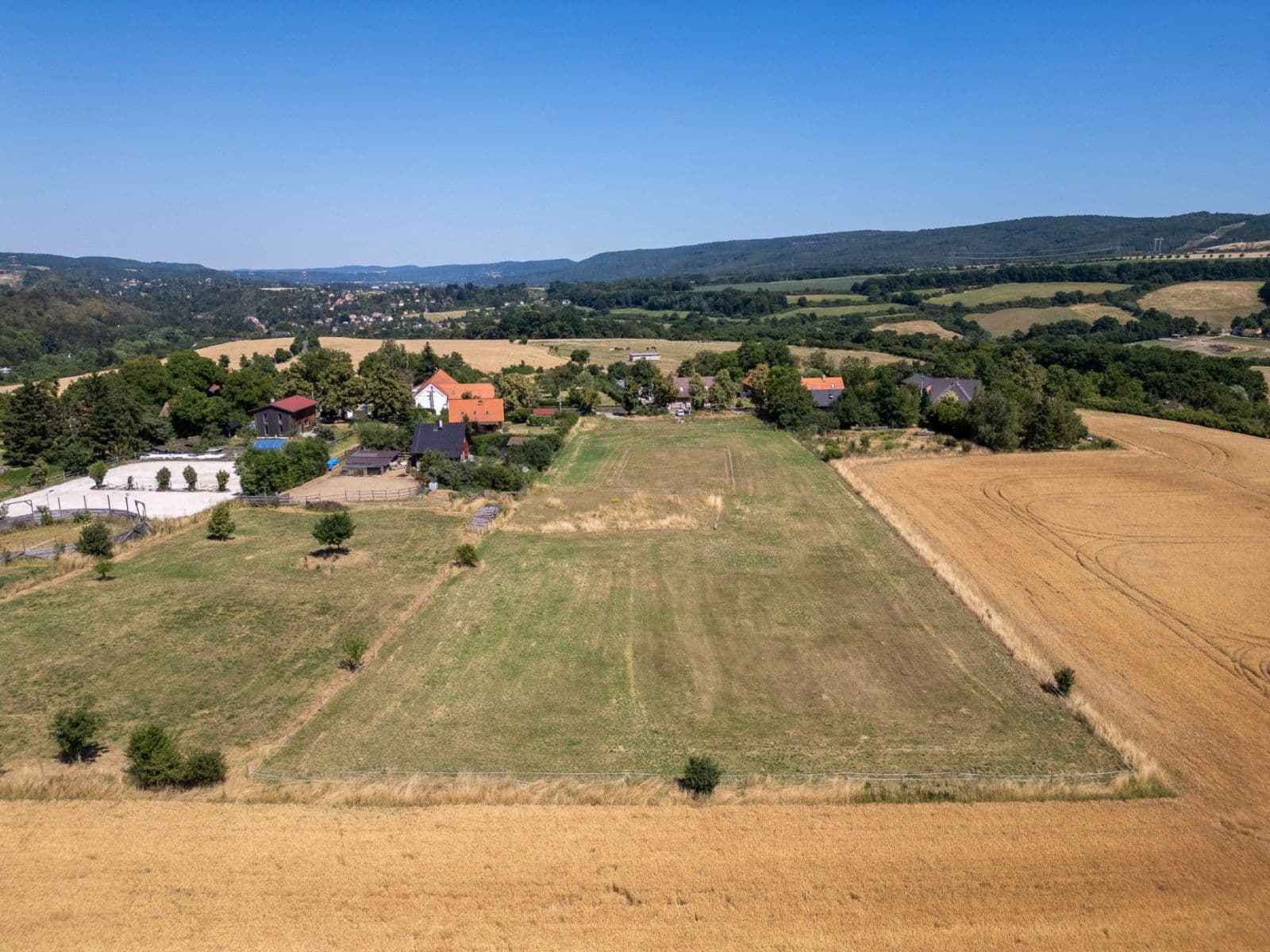 Prodej pozemku 1.593 m², Svinaře, Středočeský kraj Prodej pozemku 1.593 m², Svinaře, Středočeský kraj