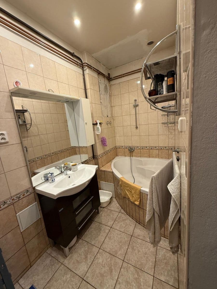 Pronájem bytu 2+1 95 m², Mostecká, Teplice, Ústecký kraj Pronájem bytu 2+1 95 m², Mostecká, Teplice, Ústecký kraj