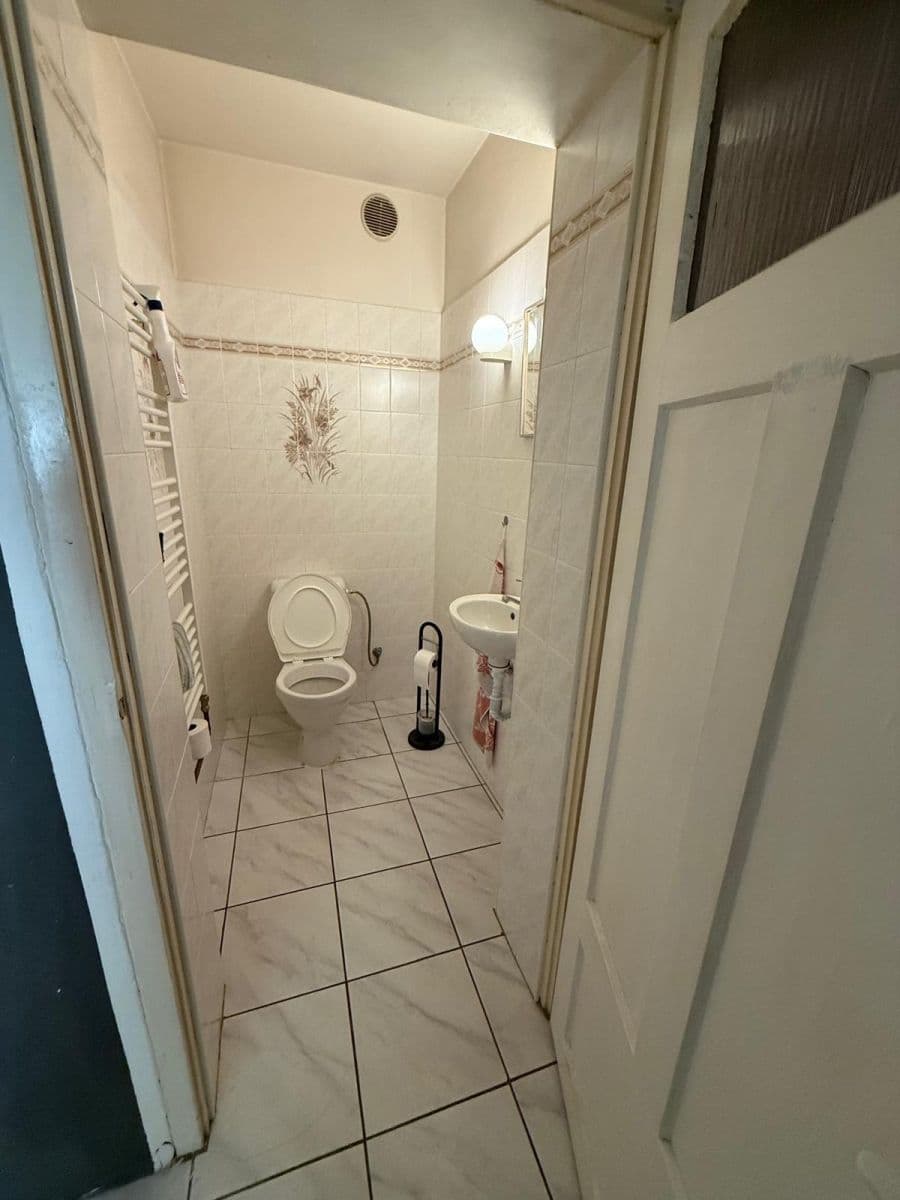 Pronájem bytu 2+1 95 m², Mostecká, Teplice, Ústecký kraj Pronájem bytu 2+1 95 m², Mostecká, Teplice, Ústecký kraj