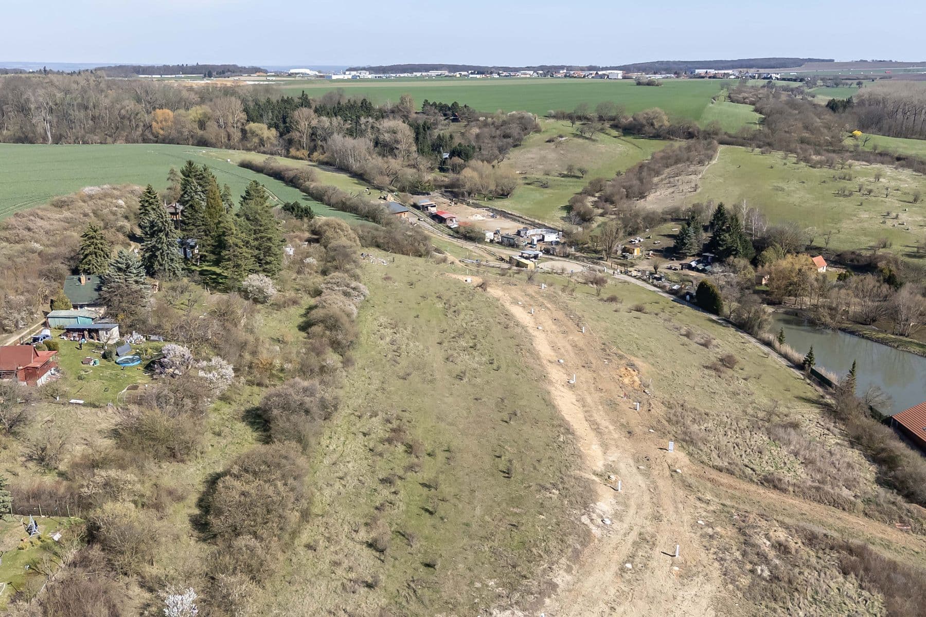 Prodej pozemku 871 m², K Pískovně, Vodochody, Středočeský kraj Prodej pozemku 871 m², K Pískovně, Vodochody, Středočeský kraj