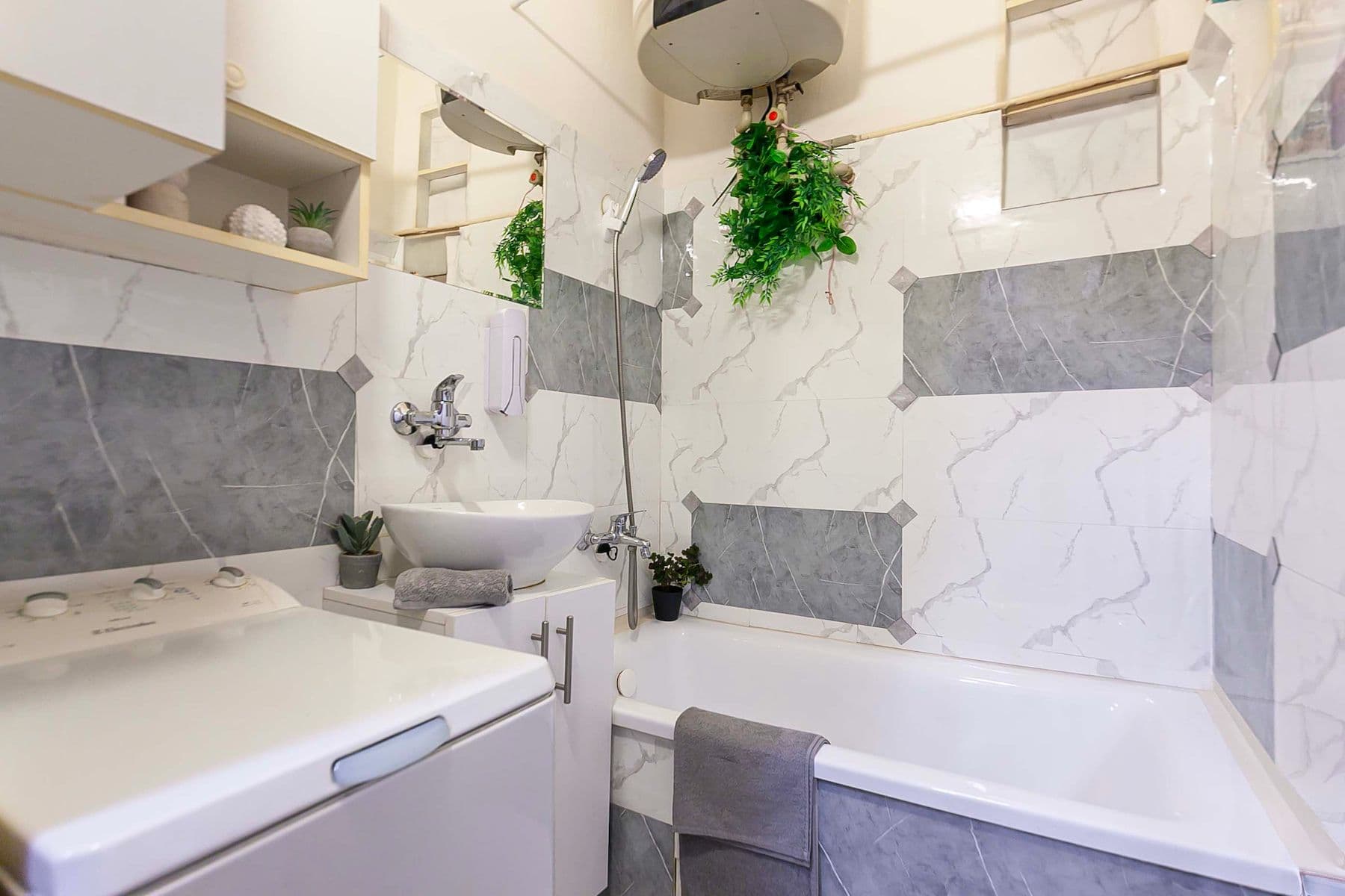Prodej bytu 1+1 58 m², V Háji, Praha, Praha Prodej bytu 1+1 58 m², V Háji, Praha, Praha
