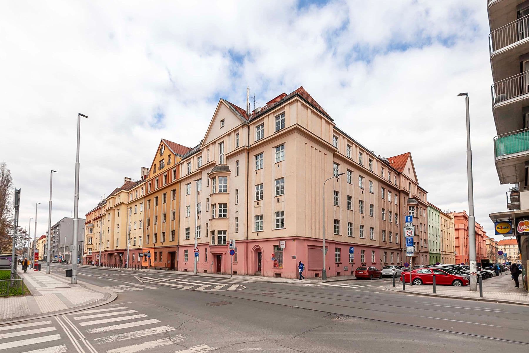 Prodej bytu 1+1 58 m², V Háji, Praha, Praha Prodej bytu 1+1 58 m², V Háji, Praha, Praha