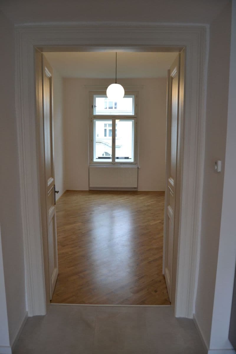Pronájem bytu 2+1 70 m², Korunovační, Praha, Praha Pronájem bytu 2+1 70 m², Korunovační, Praha, Praha