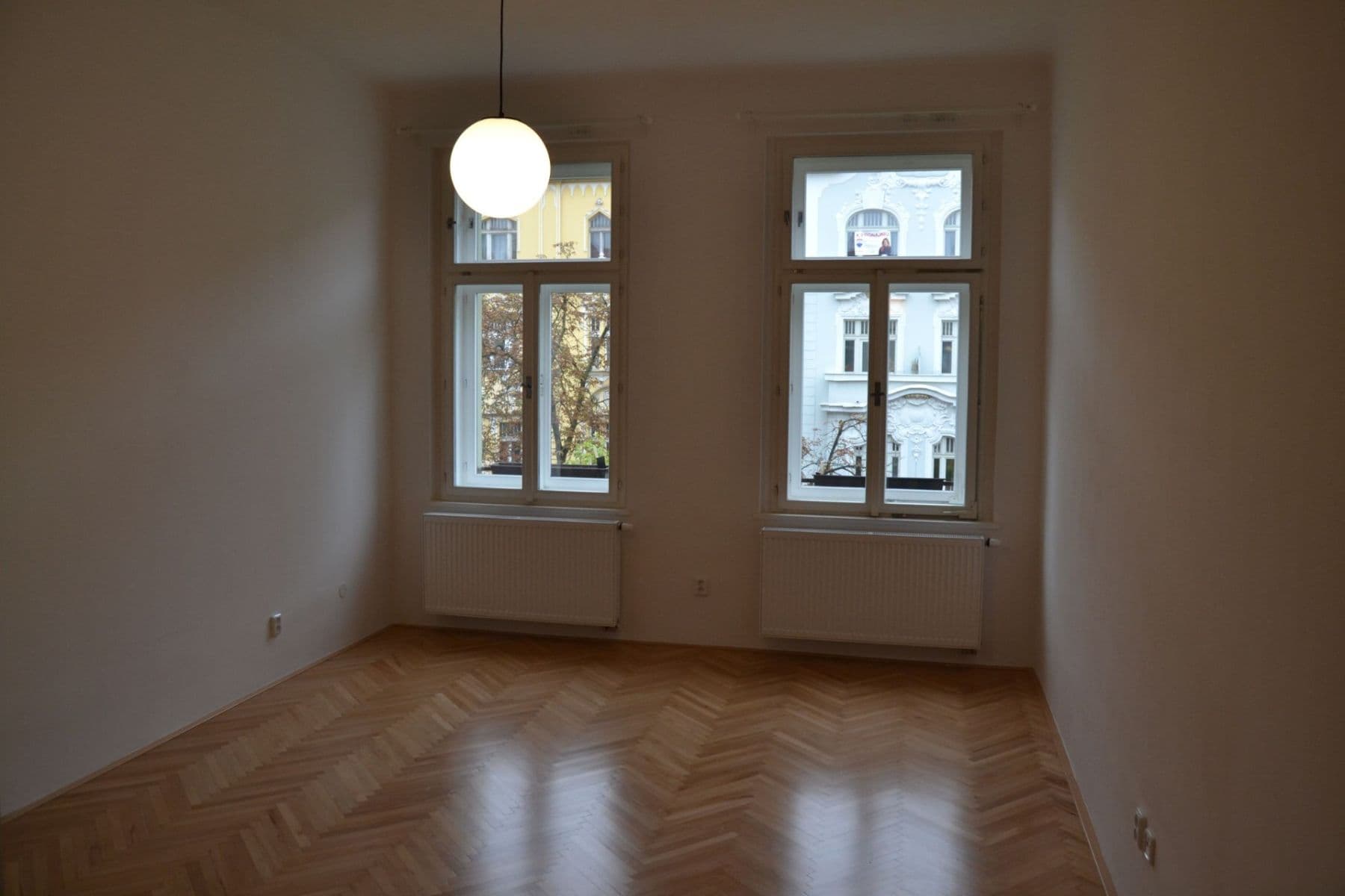 Pronájem bytu 2+1 70 m², Korunovační, Praha, Praha Pronájem bytu 2+1 70 m², Korunovační, Praha, Praha