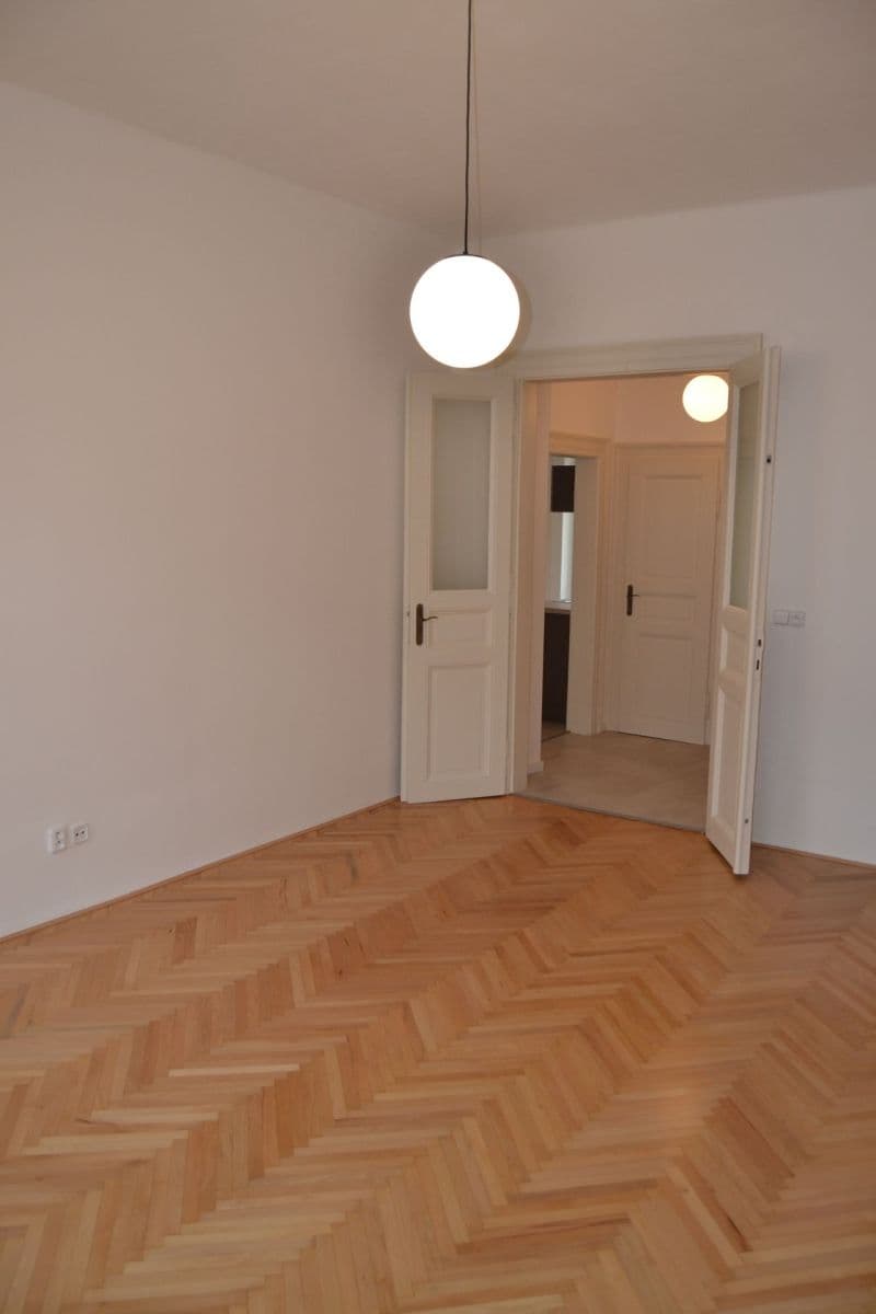 Pronájem bytu 2+1 70 m², Korunovační, Praha, Praha Pronájem bytu 2+1 70 m², Korunovační, Praha, Praha