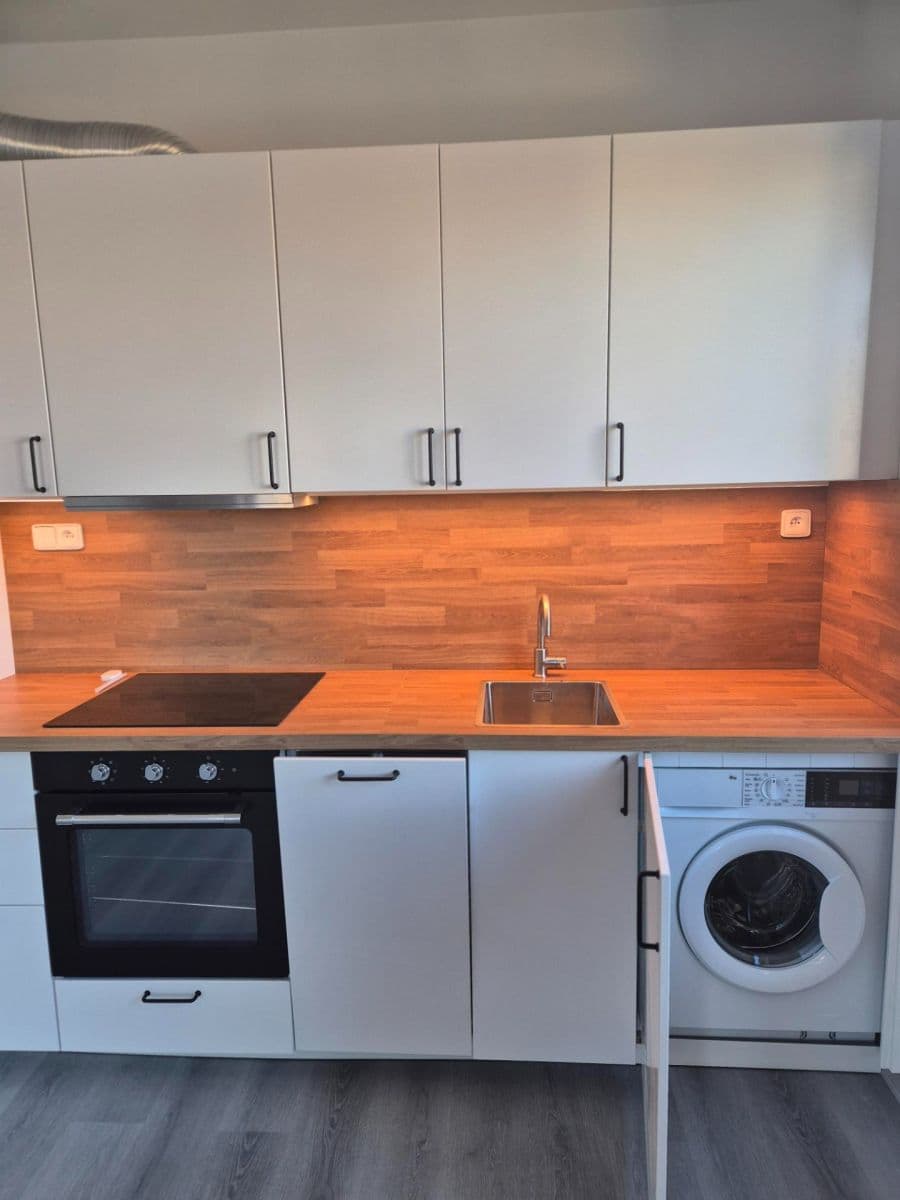 Pronájem bytu 1+kk 39 m², Pražská, Kolín, Středočeský kraj Pronájem bytu 1+kk 39 m², Pražská, Kolín, Středočeský kraj