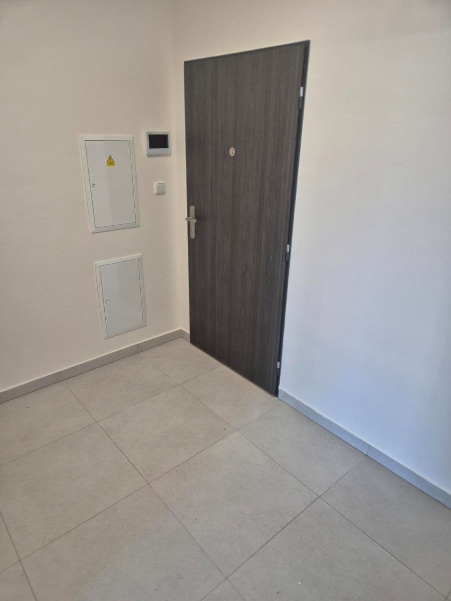 Pronájem bytu 1+kk 37 m², Pražská, Kolín, Středočeský kraj Pronájem bytu 1+kk 37 m², Pražská, Kolín, Středočeský kraj