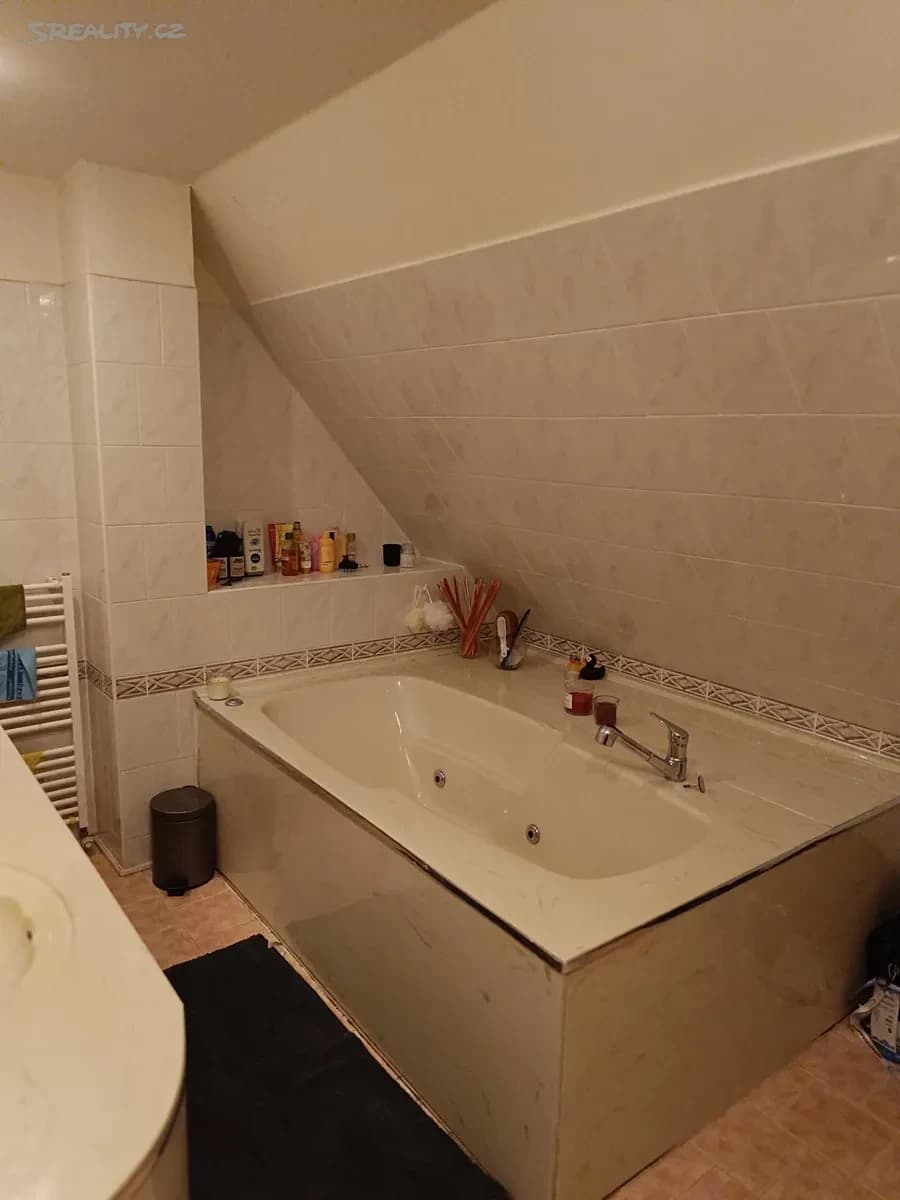 Prodej domu 396 m², pozemek 660 m², Karla Čapka, Chomutov, Ústecký kraj Prodej domu 396 m², pozemek 660 m², Karla Čapka, Chomutov, Ústecký kraj