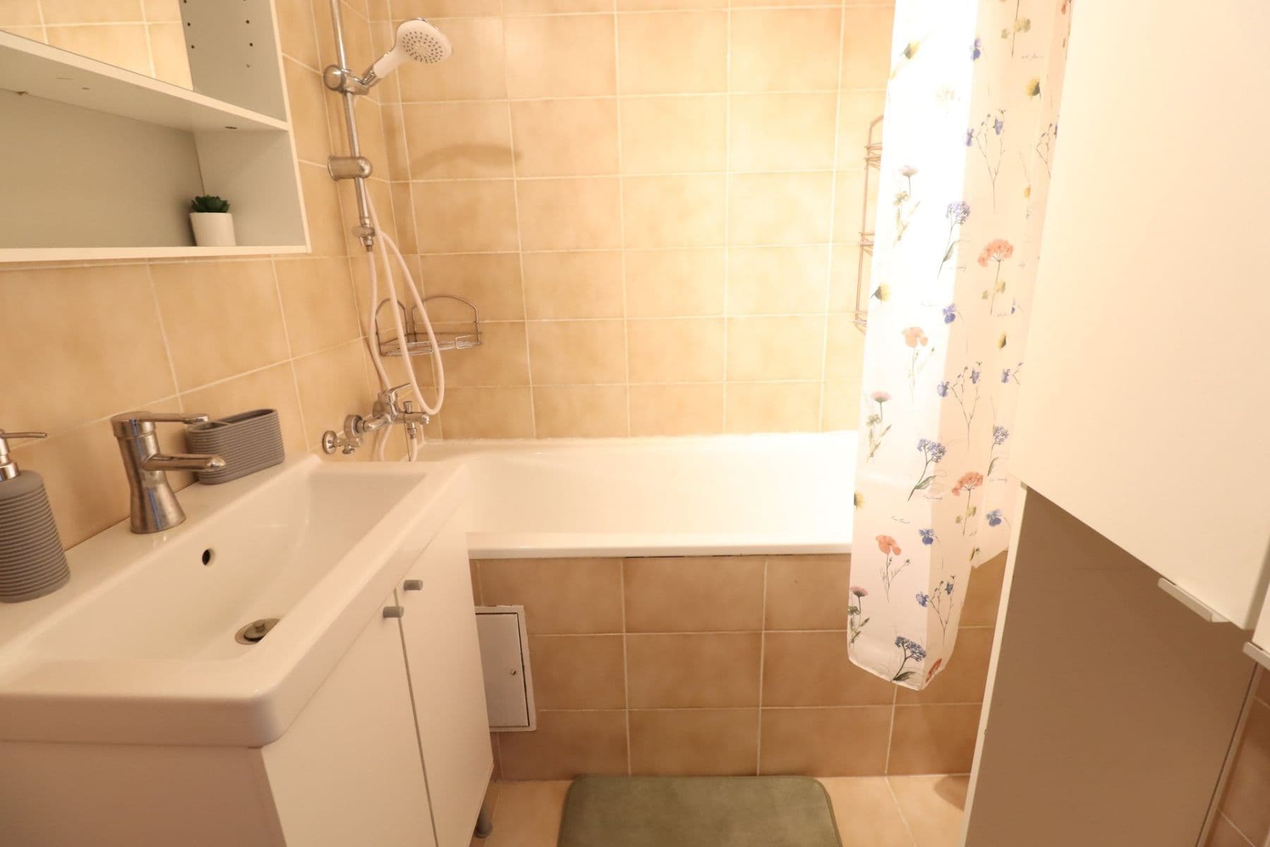 Pronájem bytu 3+1 73 m², Prusíkova, Praha, Praha Pronájem bytu 3+1 73 m², Prusíkova, Praha, Praha