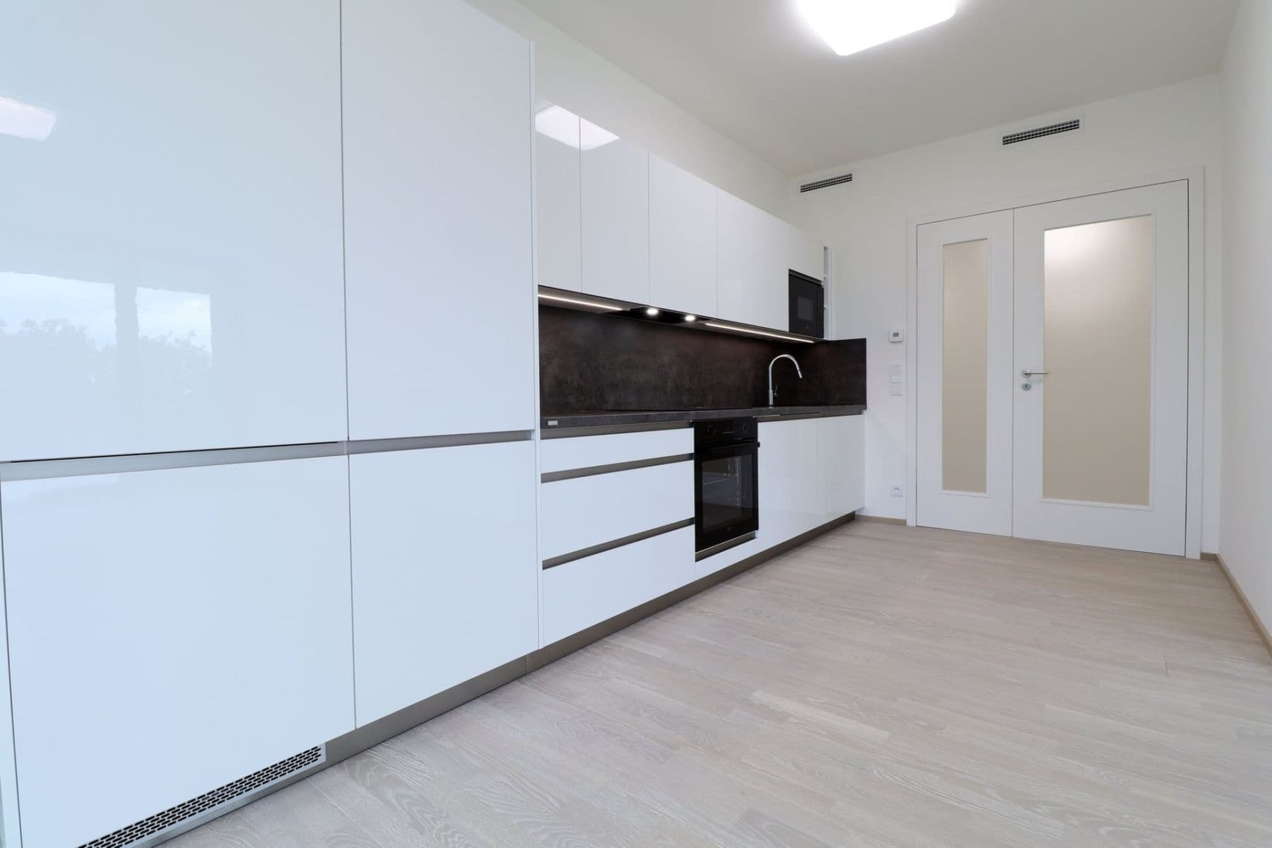 Pronájem bytu 3+kk 87 m², K Červenému vrchu, Praha, Praha Pronájem bytu 3+kk 87 m², K Červenému vrchu, Praha, Praha