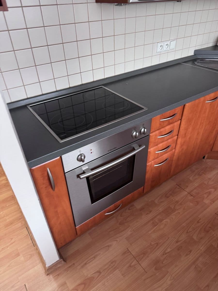 Pronájem bytu 2+1 67 m², Mirotická, Praha, Praha Pronájem bytu 2+1 67 m², Mirotická, Praha, Praha