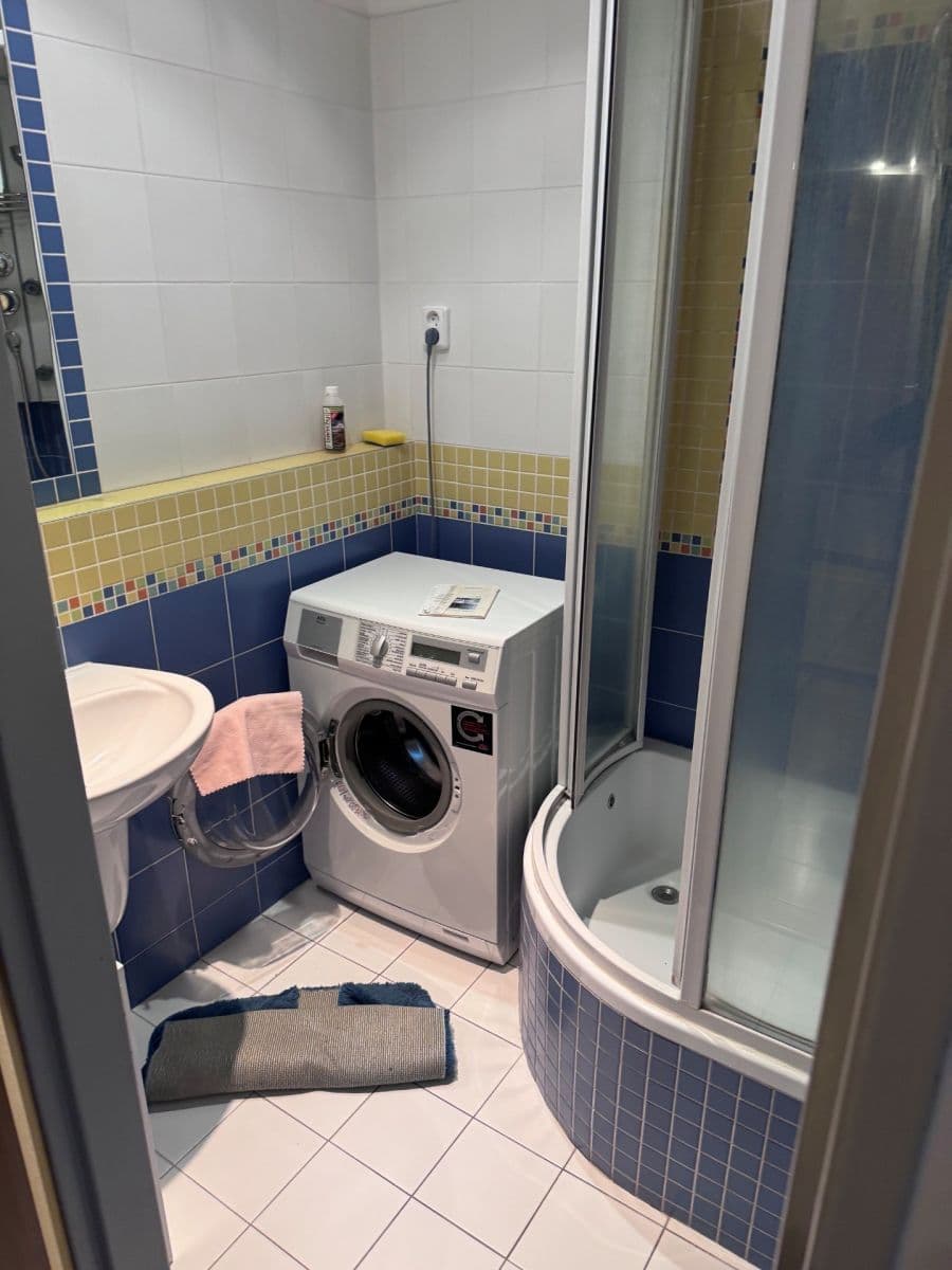 Pronájem bytu 2+1 67 m², Mirotická, Praha, Praha Pronájem bytu 2+1 67 m², Mirotická, Praha, Praha