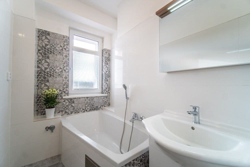 Pronájem bytu 2+kk 53 m², Vladivostocká, Praha, Praha Pronájem bytu 2+kk 53 m², Vladivostocká, Praha, Praha