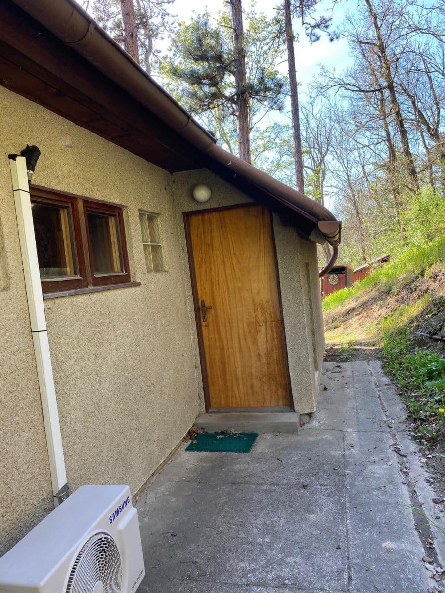 Prodej chaty, chalupy 48 m², pozemek 1.156 m², V Podskalí, Zadní Třebaň, Středočeský kraj Prodej chaty, chalupy 48 m², pozemek 1.156 m², V Podskalí, Zadní Třebaň, Středočeský kraj