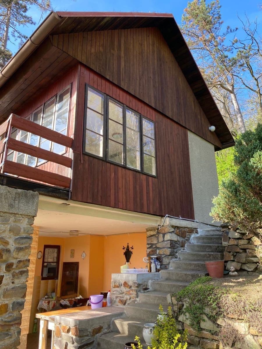 Prodej chaty, chalupy 48 m², pozemek 1.156 m², V Podskalí, Zadní Třebaň, Středočeský kraj Prodej chaty, chalupy 48 m², pozemek 1.156 m², V Podskalí, Zadní Třebaň, Středočeský kraj