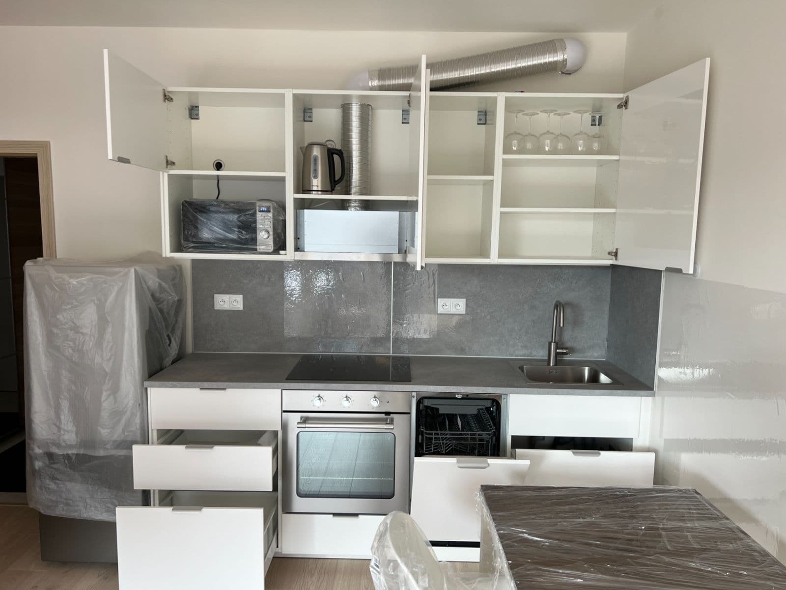 Pronájem bytu 1+kk 36 m², Gerstelova, Praha, Praha Pronájem bytu 1+kk 36 m², Gerstelova, Praha, Praha