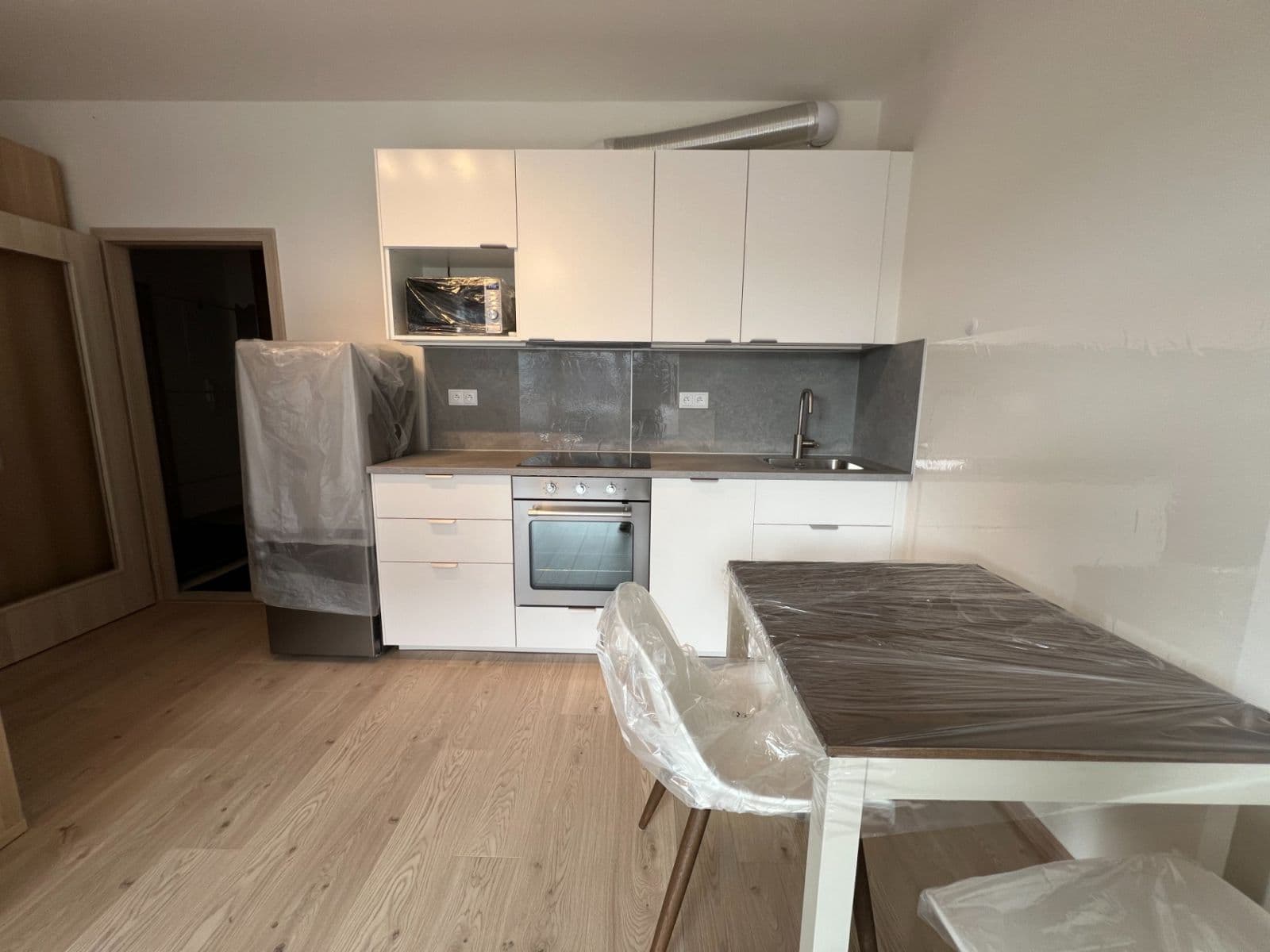 Pronájem bytu 1+kk 36 m², Gerstelova, Praha, Praha Pronájem bytu 1+kk 36 m², Gerstelova, Praha, Praha