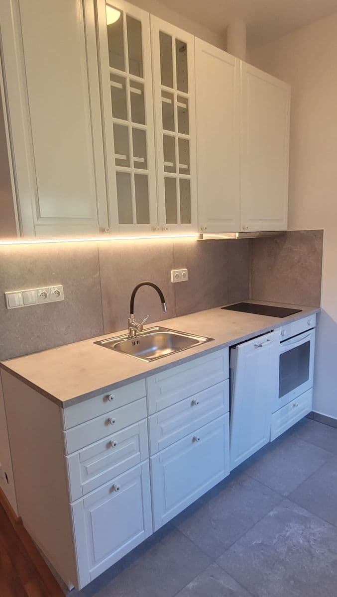 Pronájem bytu 2+kk 38 m², Holečkova, Praha, Praha Pronájem bytu 2+kk 38 m², Holečkova, Praha, Praha