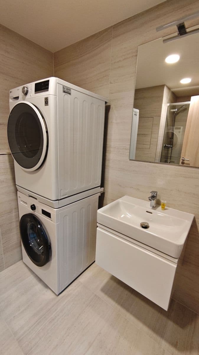 Pronájem bytu 1+kk 35 m², Bukačova, Praha, Praha Pronájem bytu 1+kk 35 m², Bukačova, Praha, Praha