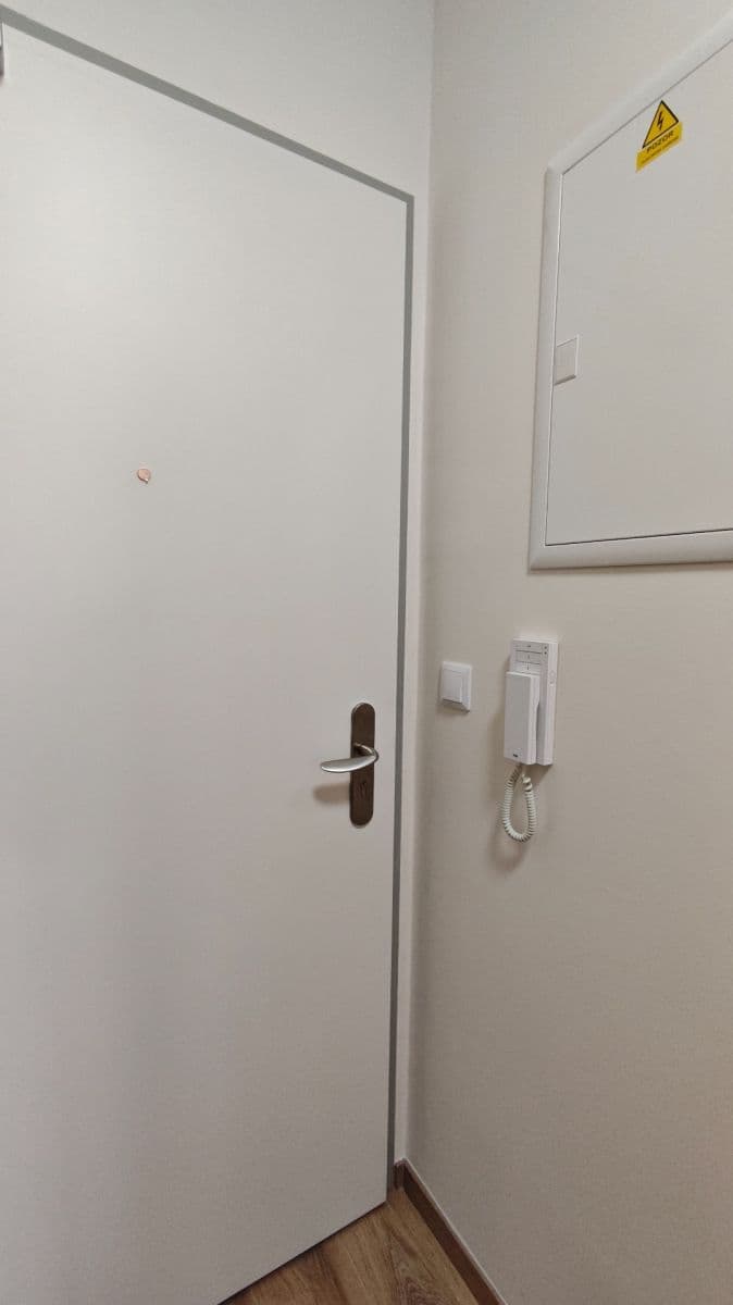 Pronájem bytu 1+kk 35 m², Poděbradská, Praha, Praha Pronájem bytu 1+kk 35 m², Poděbradská, Praha, Praha