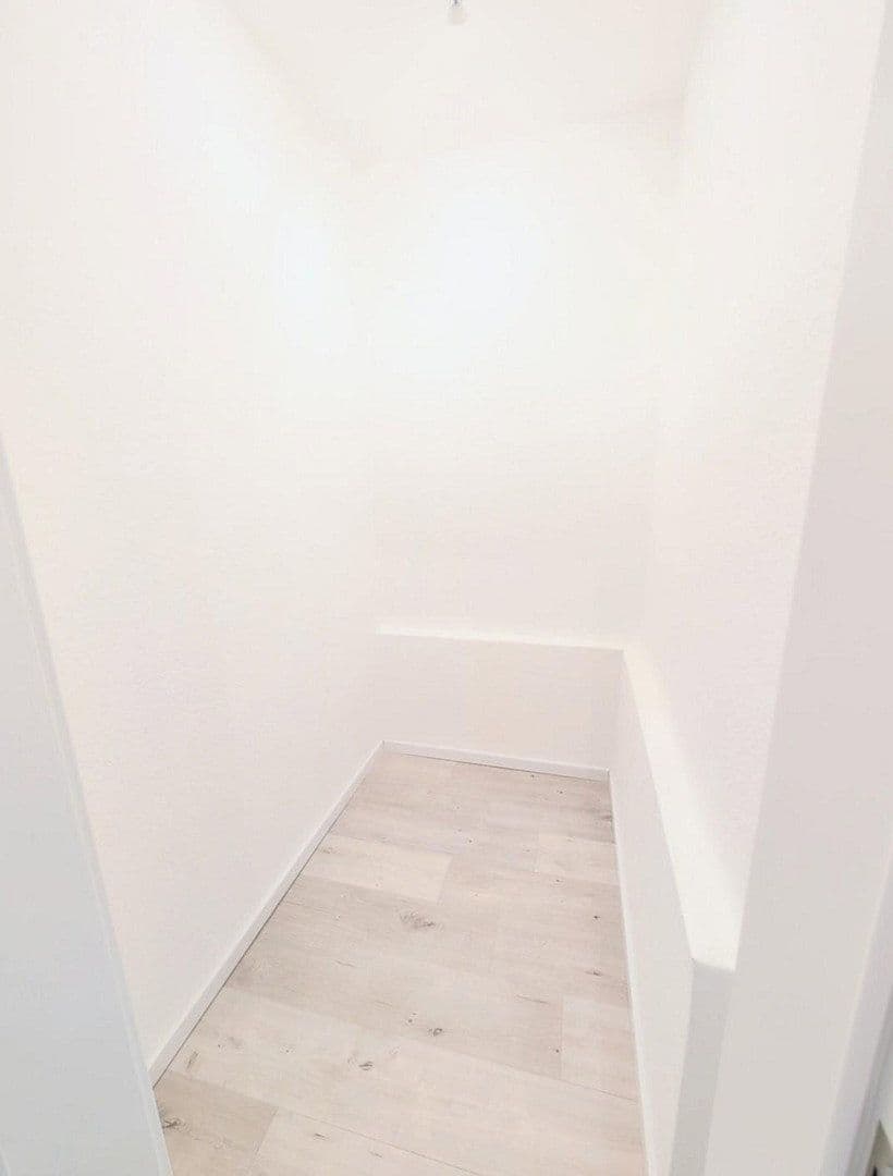 Prodej bytu 3+1 80 m², Karlsbader Straße 7, Ludwigshafen am Rhein, Porýní-Falc Prodej bytu 3+1 80 m², Karlsbader Straße 7, Ludwigshafen am Rhein, Porýní-Falc