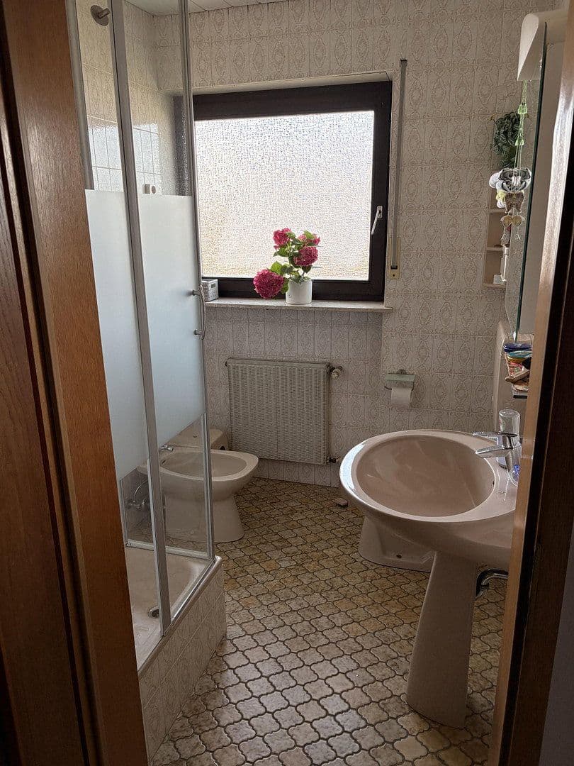 Prodej domu 165 m², pozemek 800 m², Friedrich-Ebert-Str. 40, Schiffweiler, Země Sársko Prodej domu 165 m², pozemek 800 m², Friedrich-Ebert-Str. 40, Schiffweiler, Země Sársko