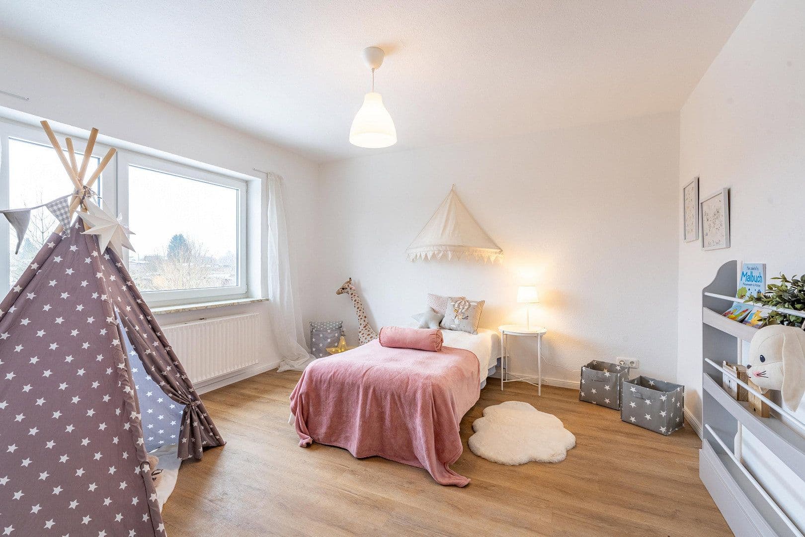 Prodej domu 123 m², pozemek 340 m², Kiel, Šlesvicko-Holštýnsko Prodej domu 123 m², pozemek 340 m², Kiel, Šlesvicko-Holštýnsko