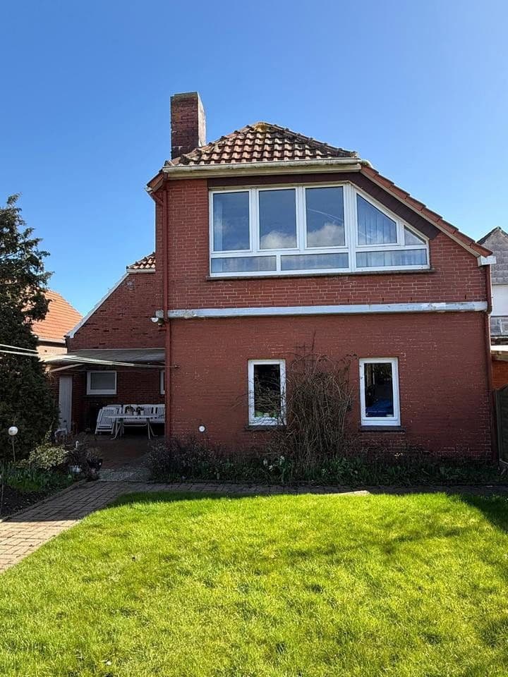 Prodej domu 130 m², pozemek 531 m², Emden, Dolní Sasko Prodej domu 130 m², pozemek 531 m², Emden, Dolní Sasko