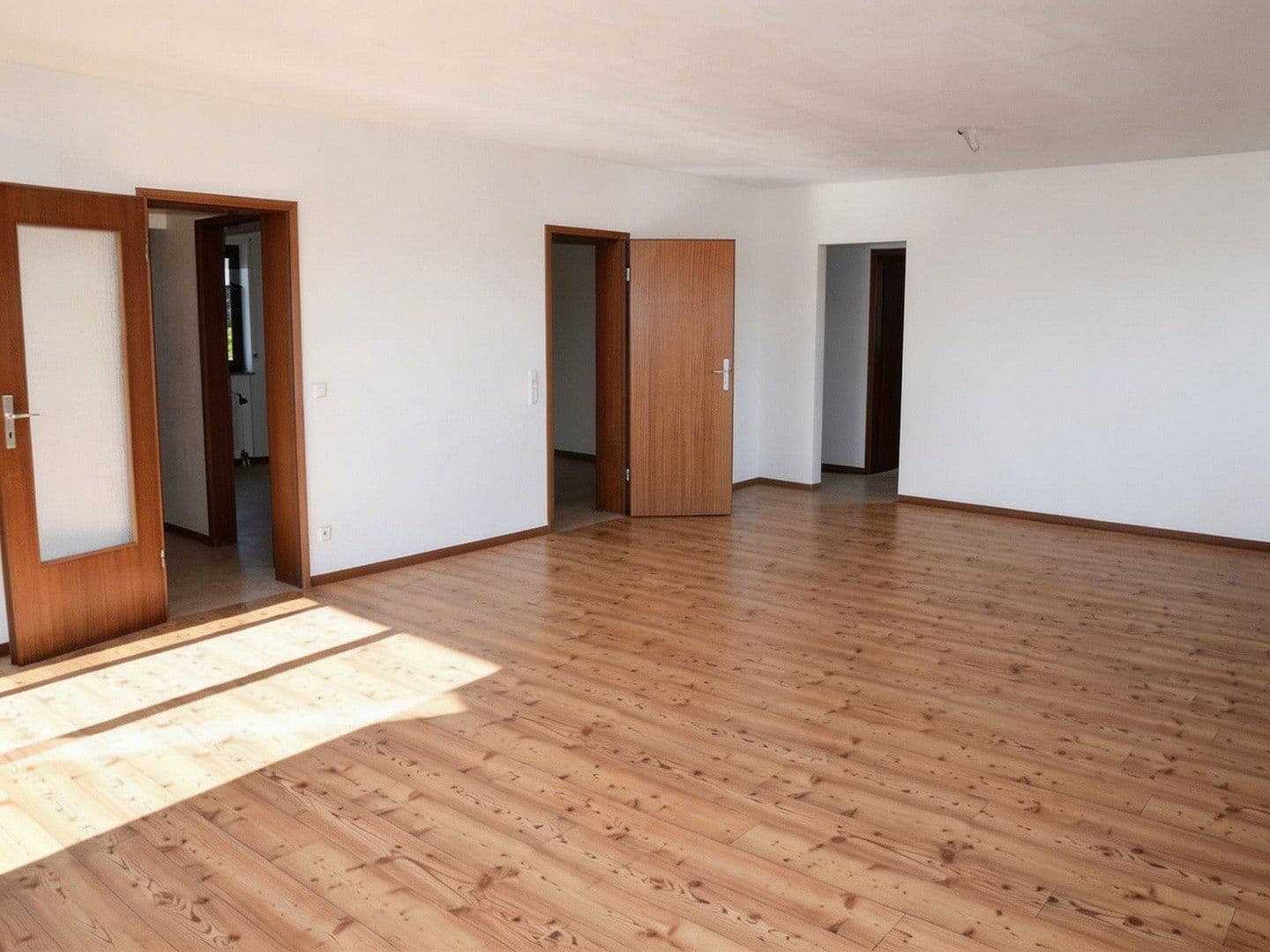 Pronájem bytu 3+1 123 m², Grävenwiesbach, Hessen Pronájem bytu 3+1 123 m², Grävenwiesbach, Hessen