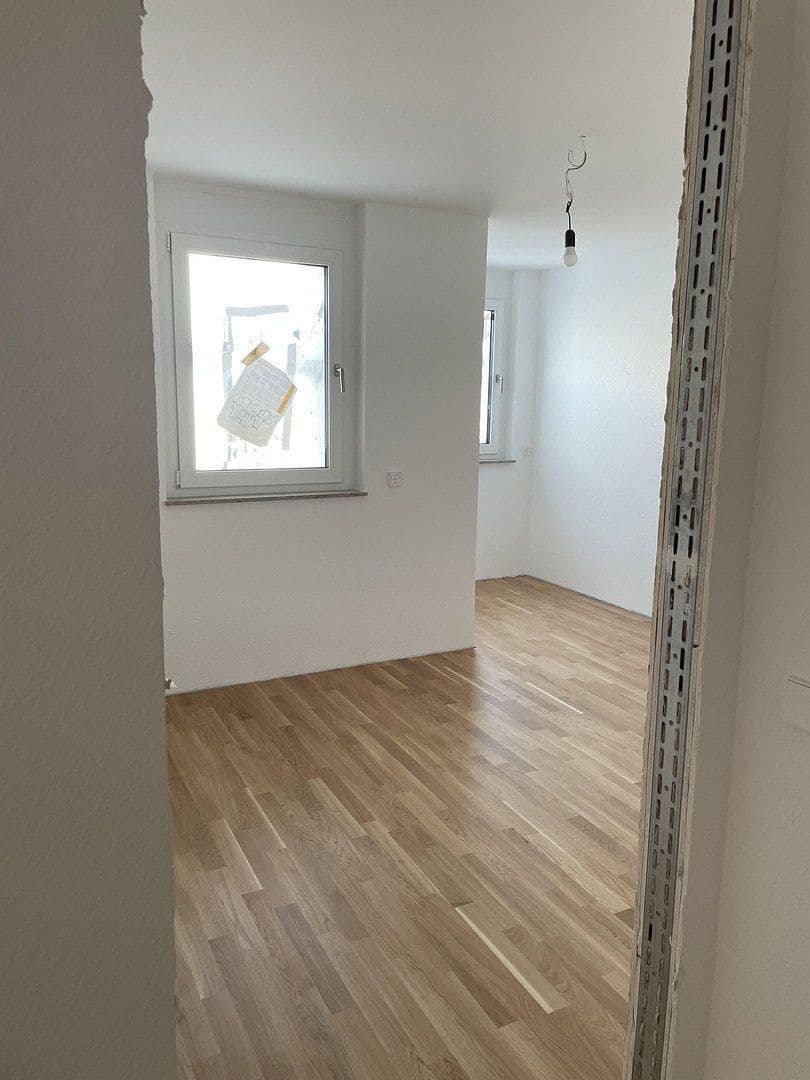 Pronájem bytu 4+1 102 m², Esslingen am Neckar, Bádensko-Württembersko Pronájem bytu 4+1 102 m², Esslingen am Neckar, Bádensko-Württembersko