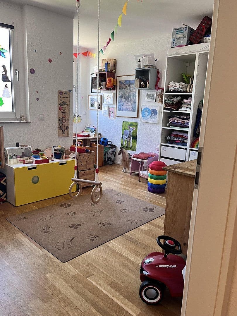 Pronájem bytu 4+1 102 m², Esslingen am Neckar, Bádensko-Württembersko Pronájem bytu 4+1 102 m², Esslingen am Neckar, Bádensko-Württembersko