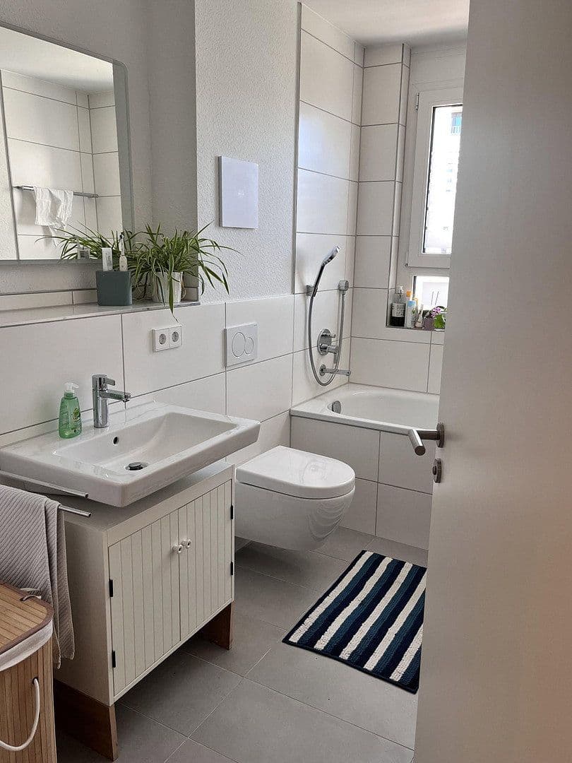 Pronájem bytu 4+1 102 m², Esslingen am Neckar, Bádensko-Württembersko Pronájem bytu 4+1 102 m², Esslingen am Neckar, Bádensko-Württembersko