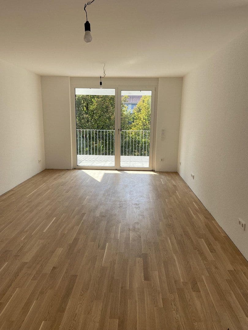 Pronájem bytu 4+1 102 m², Esslingen am Neckar, Bádensko-Württembersko Pronájem bytu 4+1 102 m², Esslingen am Neckar, Bádensko-Württembersko