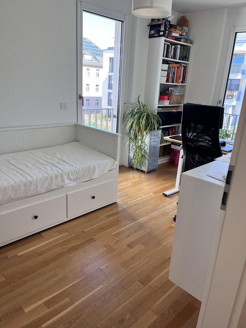 Pronájem bytu 4+1 102 m², Esslingen am Neckar, Bádensko-Württembersko Pronájem bytu 4+1 102 m², Esslingen am Neckar, Bádensko-Württembersko