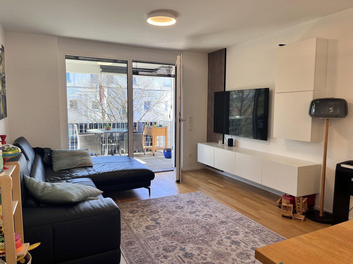 Pronájem bytu 4+1 102 m², Esslingen am Neckar, Bádensko-Württembersko Pronájem bytu 4+1 102 m², Esslingen am Neckar, Bádensko-Württembersko