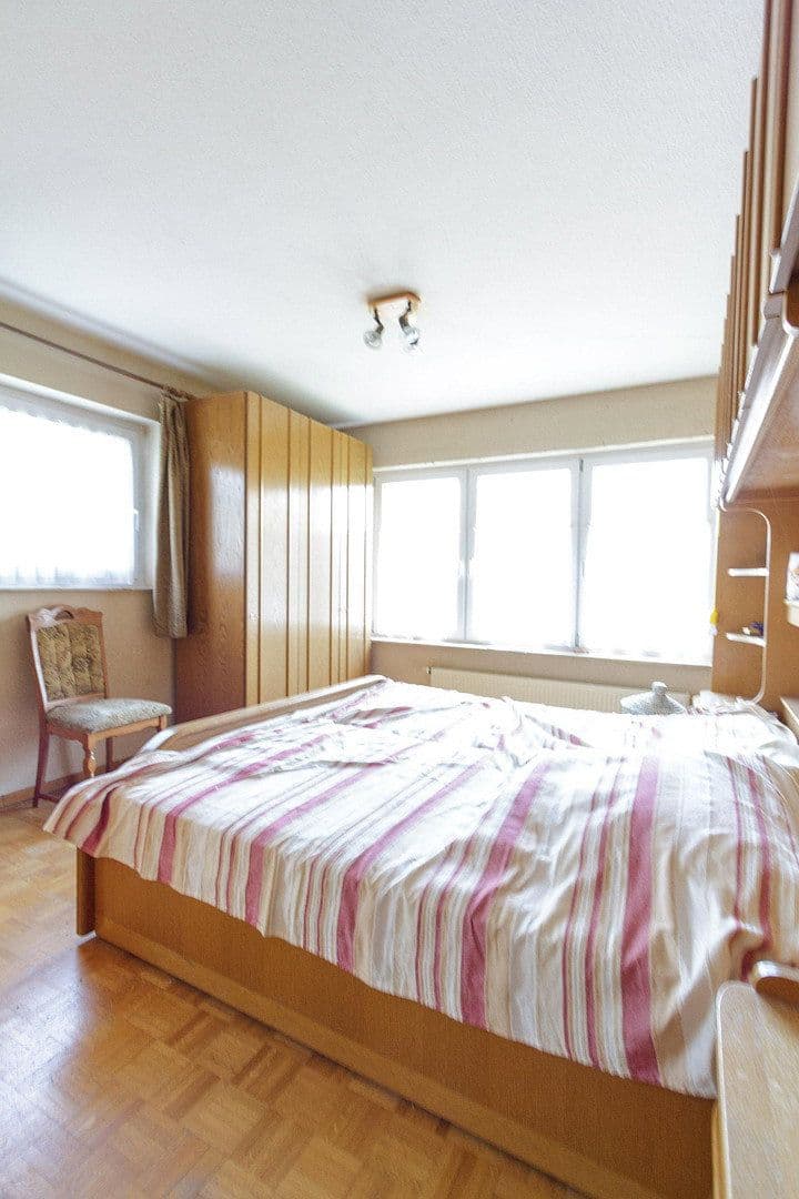 Prodej domu 180 m², pozemek 630 m², Nürtingen, Bádensko-Württembersko Prodej domu 180 m², pozemek 630 m², Nürtingen, Bádensko-Württembersko