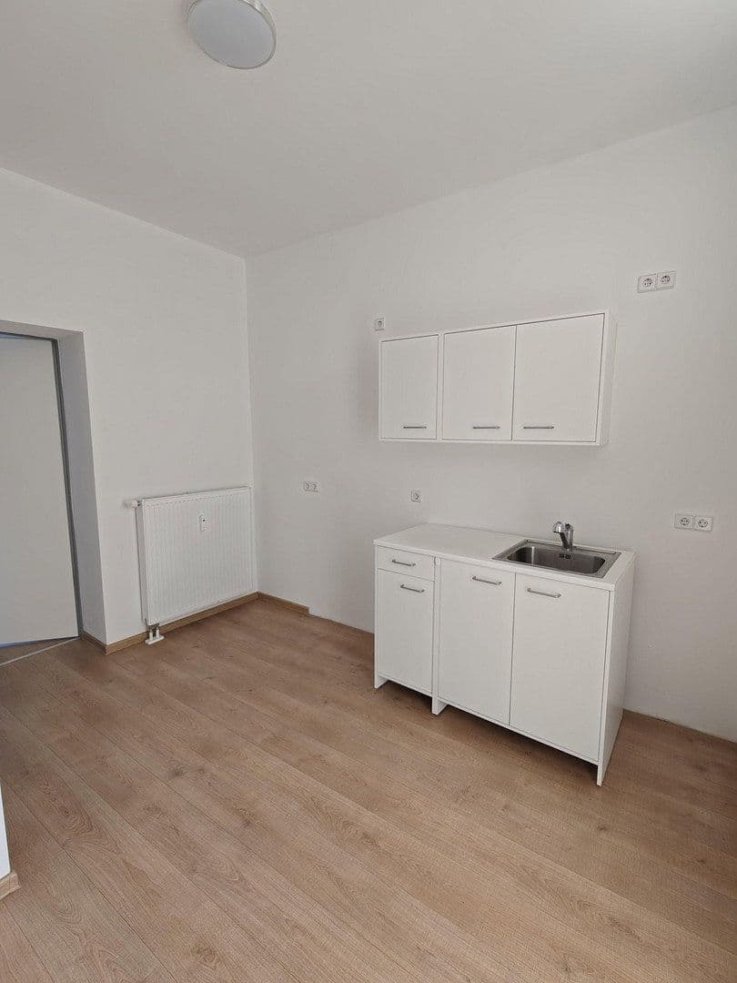 Pronájem bytu 1+1 40 m², Neuendorfstraße 14, Hennigsdorf, Braniborsko Pronájem bytu 1+1 40 m², Neuendorfstraße 14, Hennigsdorf, Braniborsko