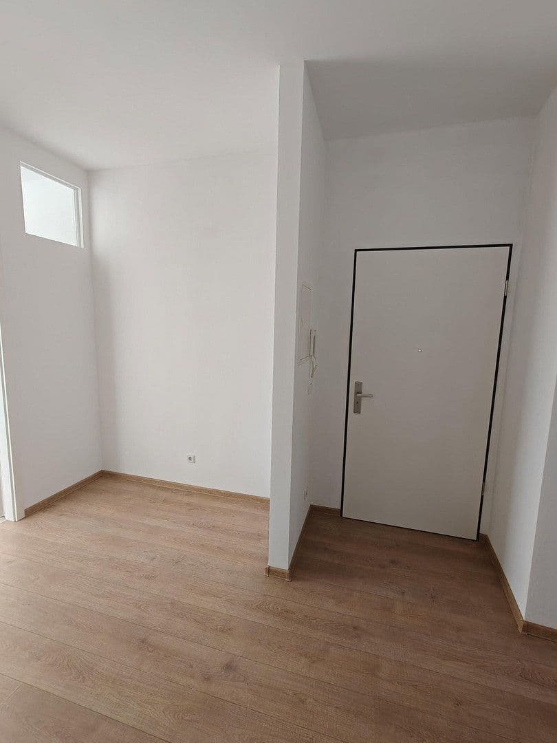Pronájem bytu 1+1 40 m², Neuendorfstraße 14, Hennigsdorf, Braniborsko Pronájem bytu 1+1 40 m², Neuendorfstraße 14, Hennigsdorf, Braniborsko