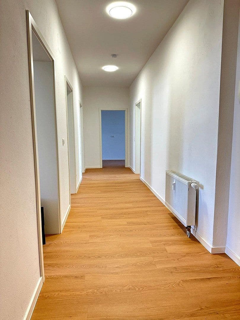 Pronájem bytu 3+kk 90 m², Fritz-Matschke-Str. 12, Chemnitz, Sasko Pronájem bytu 3+kk 90 m², Fritz-Matschke-Str. 12, Chemnitz, Sasko